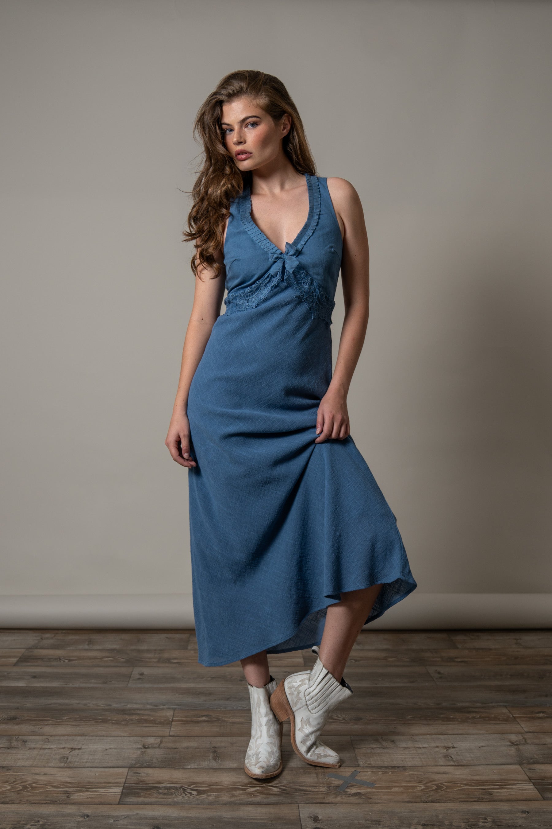 #color_mid blue