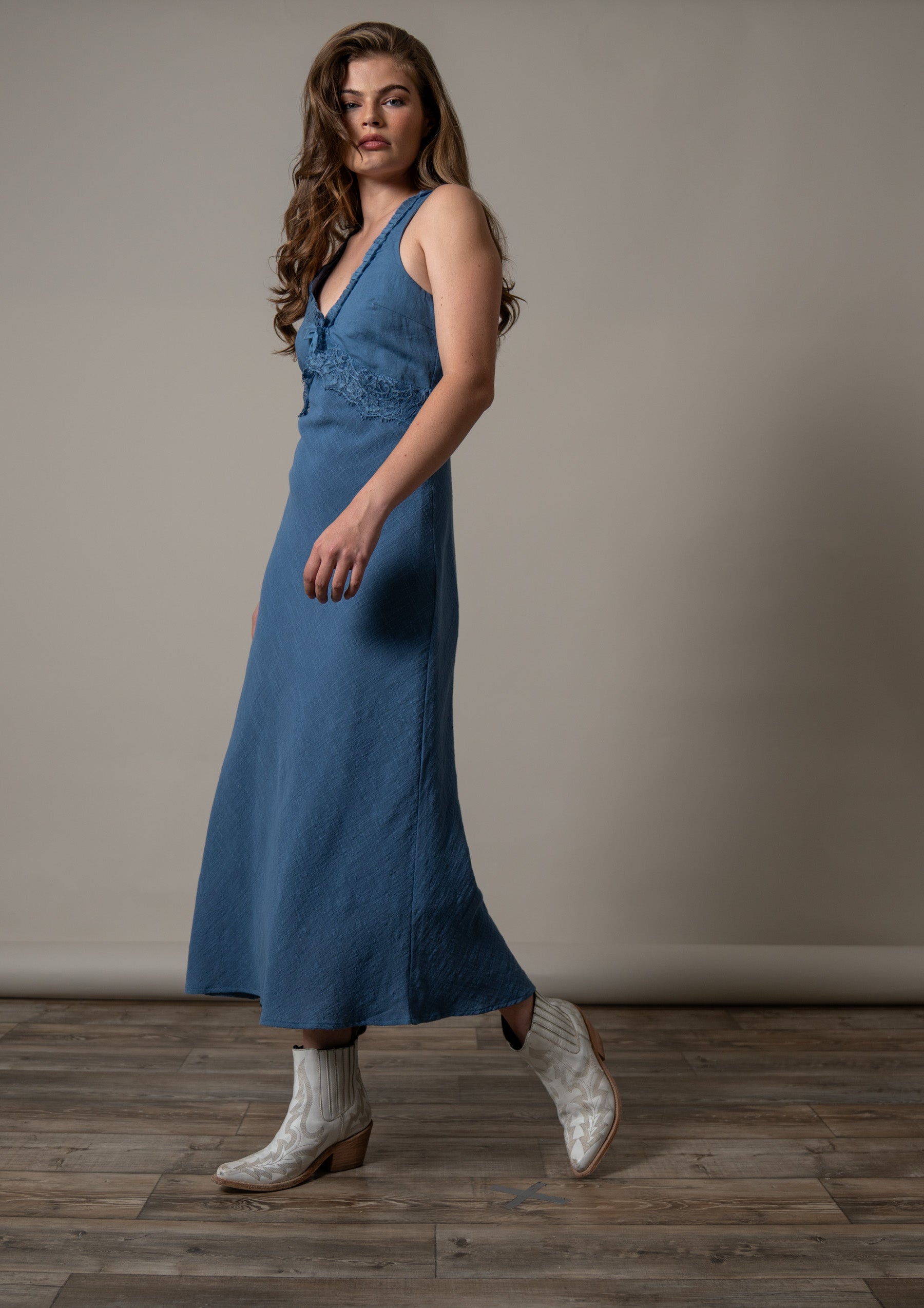 #color_mid blue